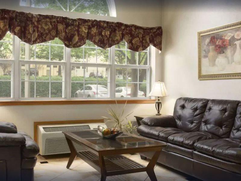 Microtel Inn By Wyndham Charlotte Airport Екстериор снимка
