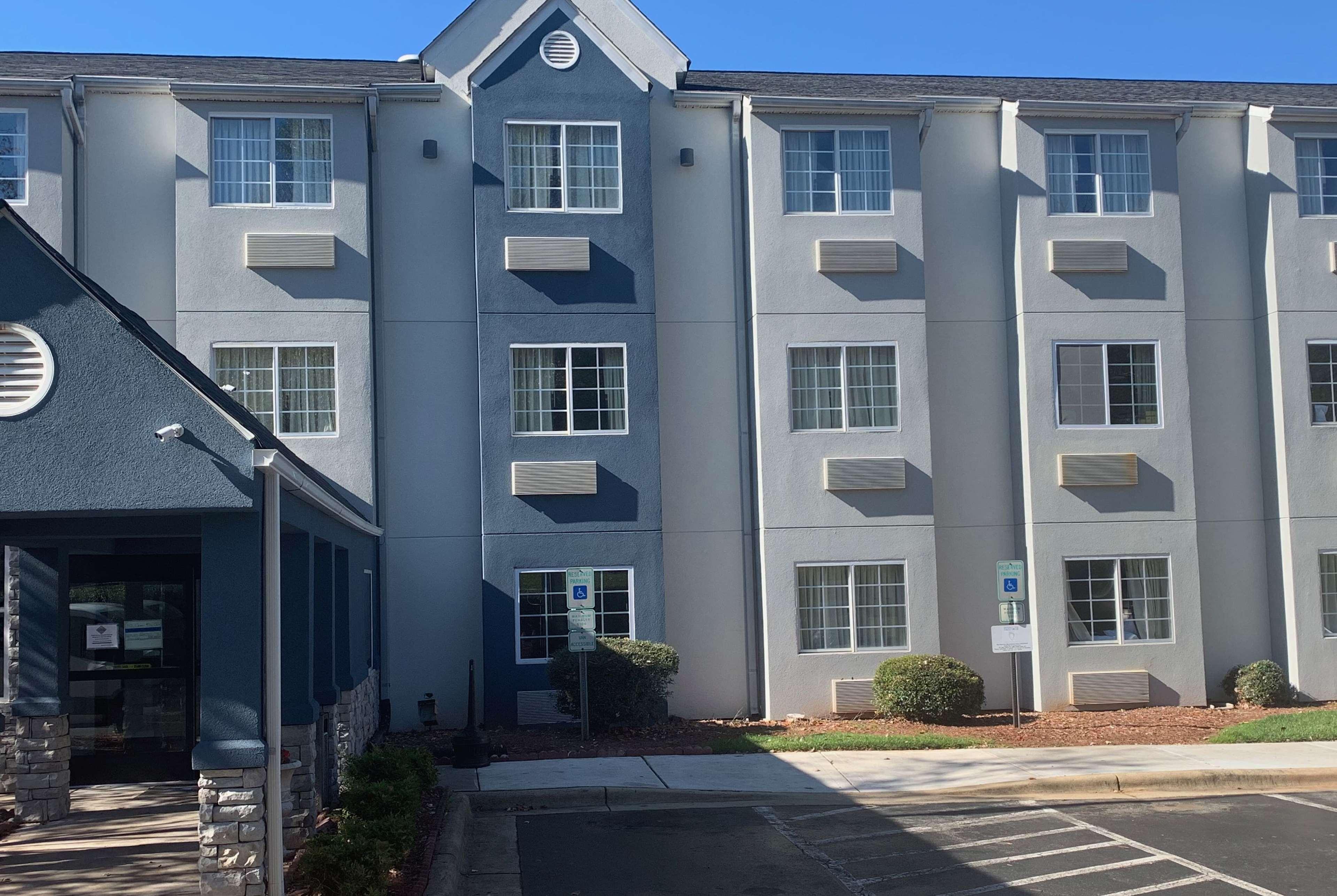 Microtel Inn By Wyndham Charlotte Airport Екстериор снимка