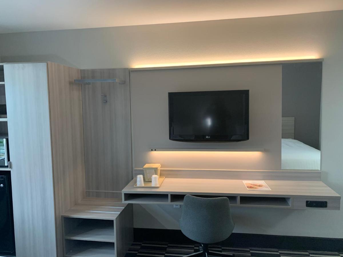 Microtel Inn By Wyndham Charlotte Airport Екстериор снимка