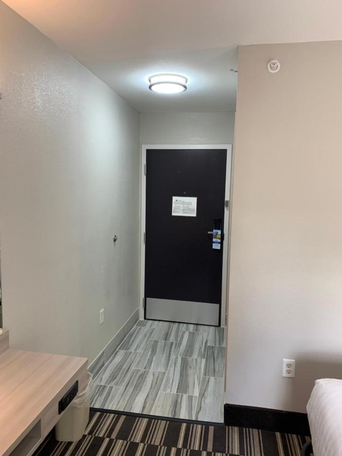 Microtel Inn By Wyndham Charlotte Airport Екстериор снимка